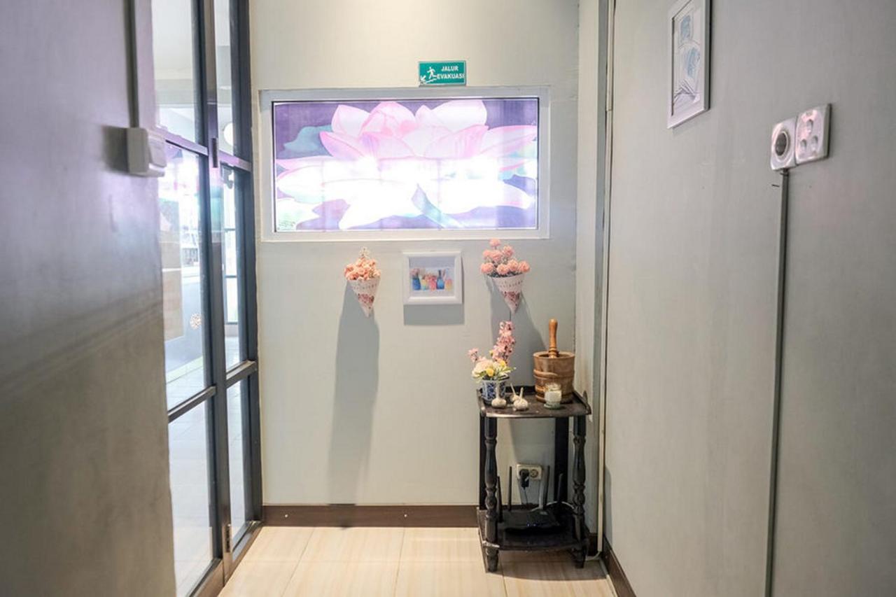 红多兹Plus酒店-近占碑杰鲁敦彭卡克新邦 外观 照片